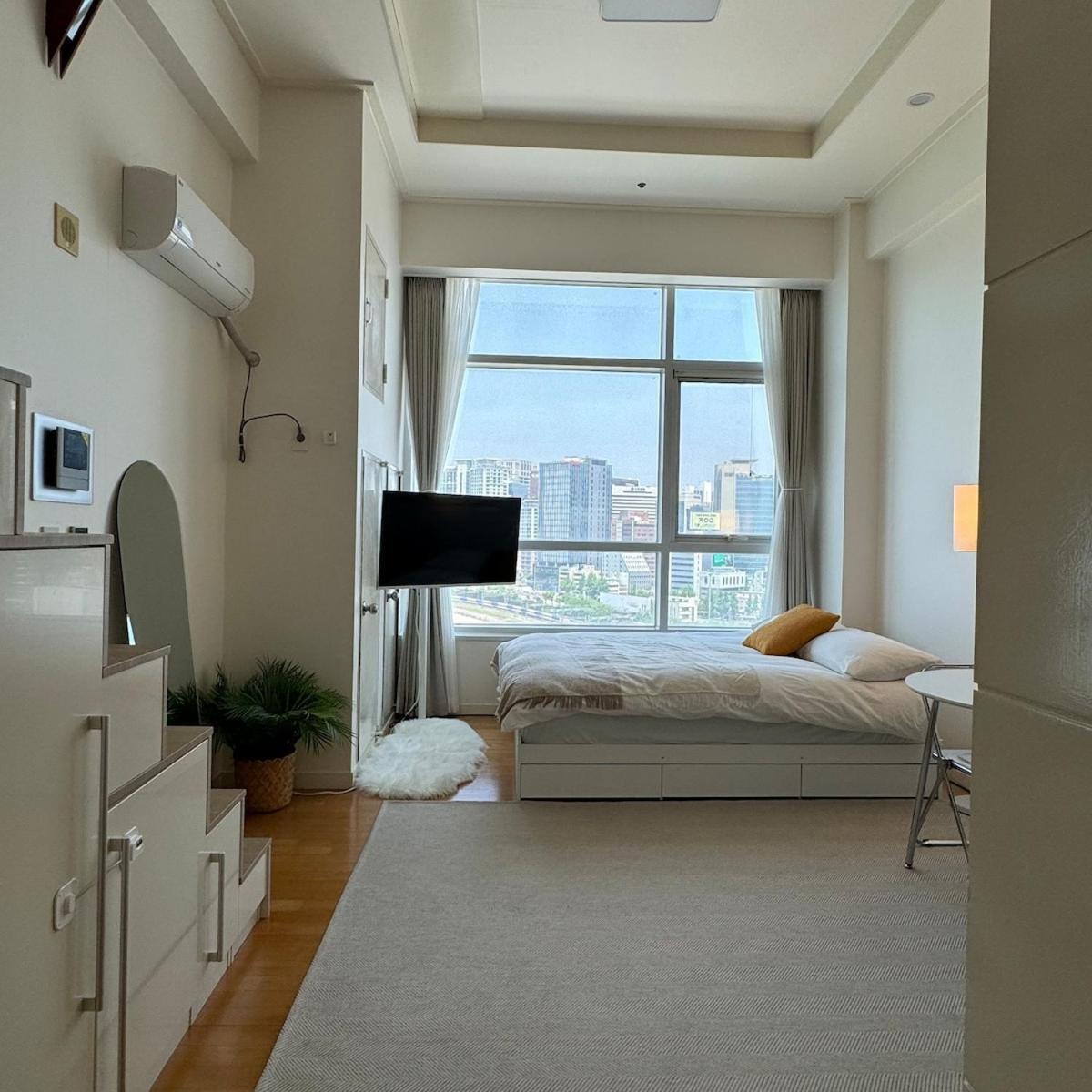 One Apartment *